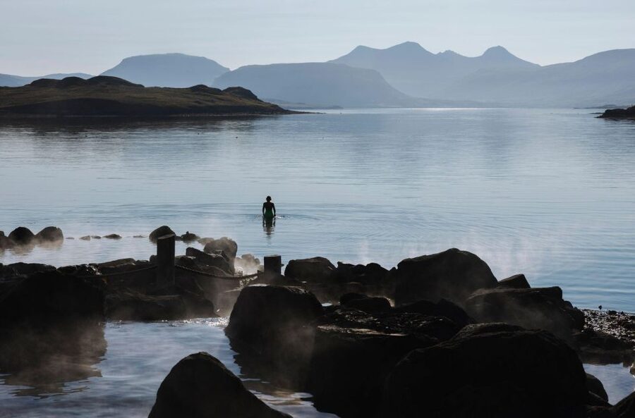 From Reykjavik: Hvammsvík Hot Spring with Transportation - The sea as a cold plunge