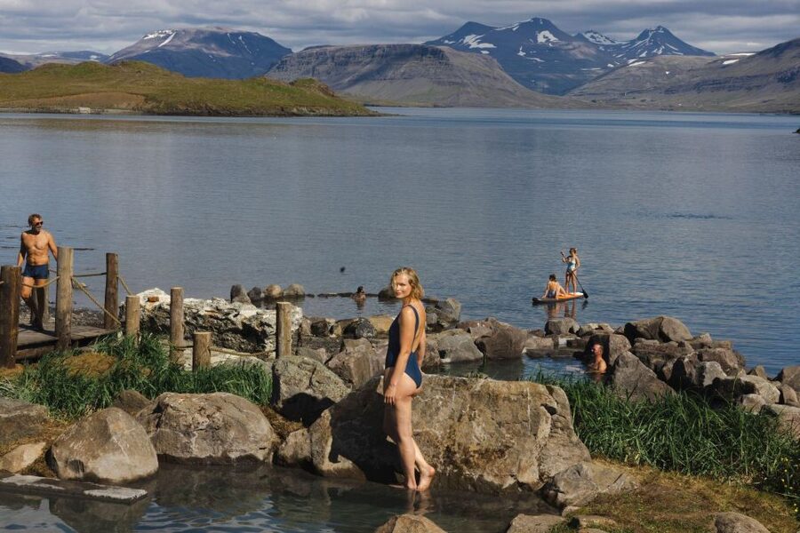 From Reykjavik: Hvammsvík Hot Spring with Transportation - How much time do you really get?