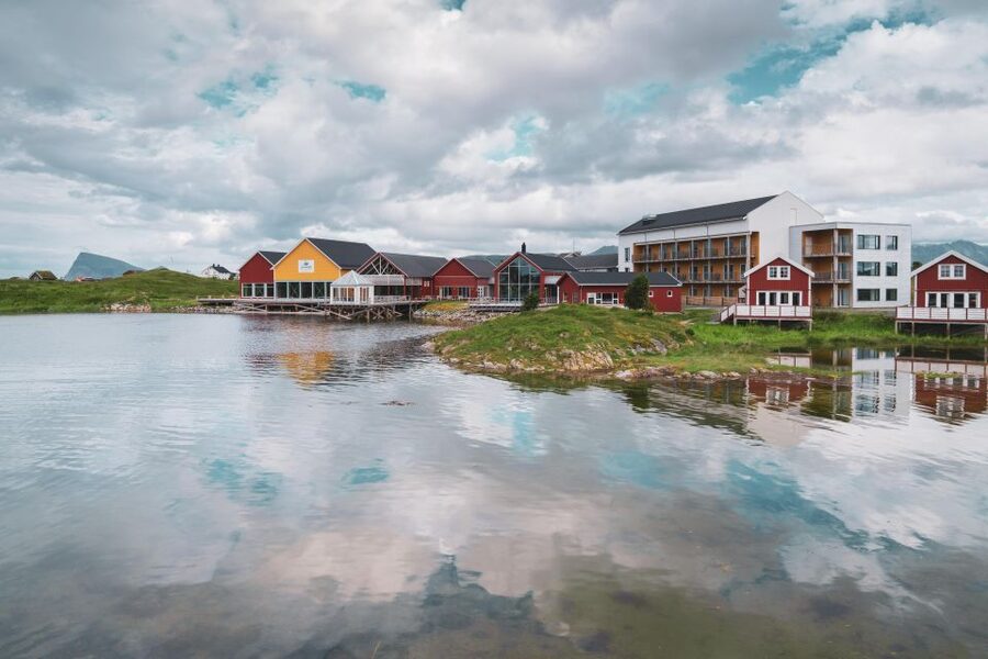 From Tromsø: Kayak trip with lunch and sauna at Sommarøy - What the $244 price includes