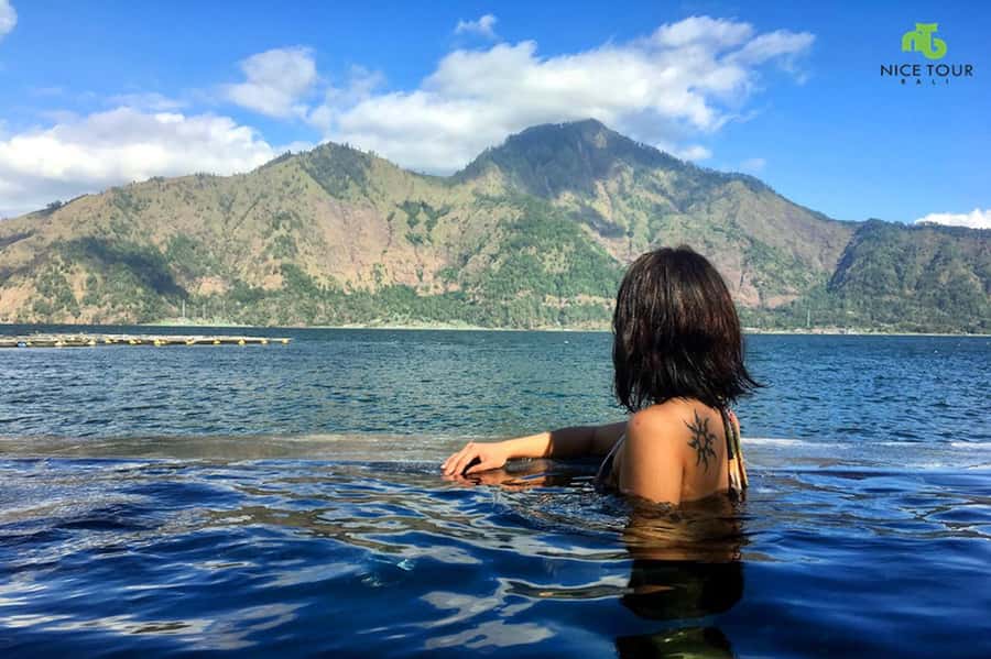 From Ubud: Mount Batur Shared Jeep Sunrise & Hot Spring Tour - Watching dawn over Mount Batur