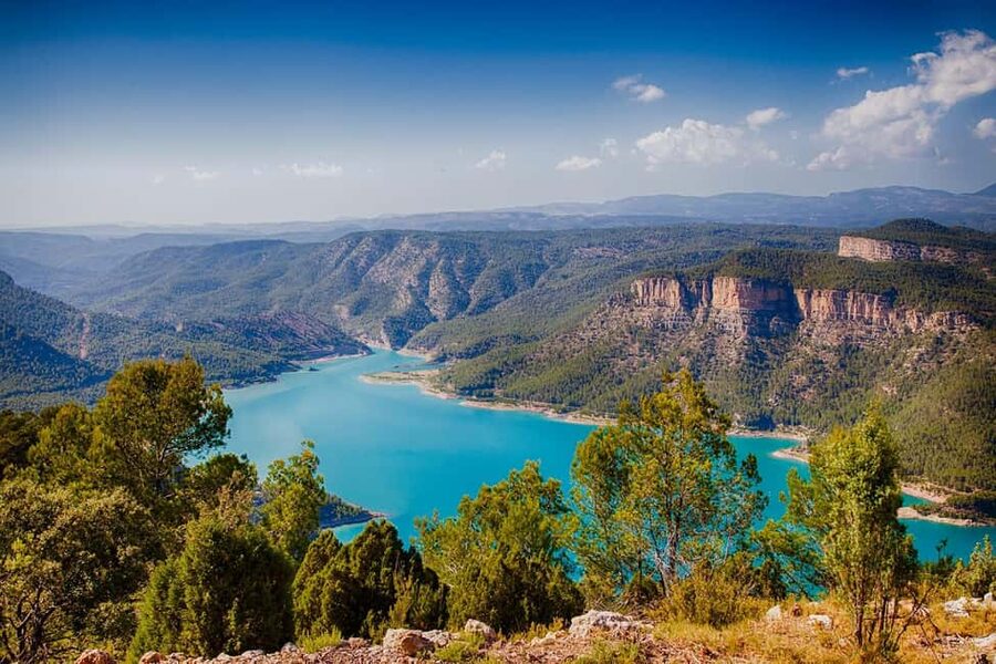 From Valencia: Full Day Tour to Montanejos & Thermal Pools - What the $52 price really covers