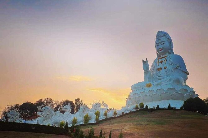 Full-Day Chiang Rai Temples Tour from Chiang Mai with Hot Spring - A guide matters more than you might expect