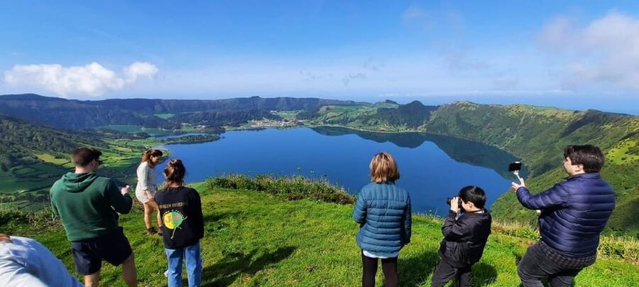 Full day Furnas | Hotsprings | Thermal Baths | Tea Factory - Vila Franca do Campo and the first village stops