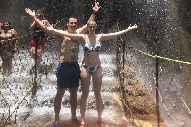 Full-Day Tour to Tolantongo Hot Springs from Ciudad de Mexico - Food, towels, shoes, and phone protection