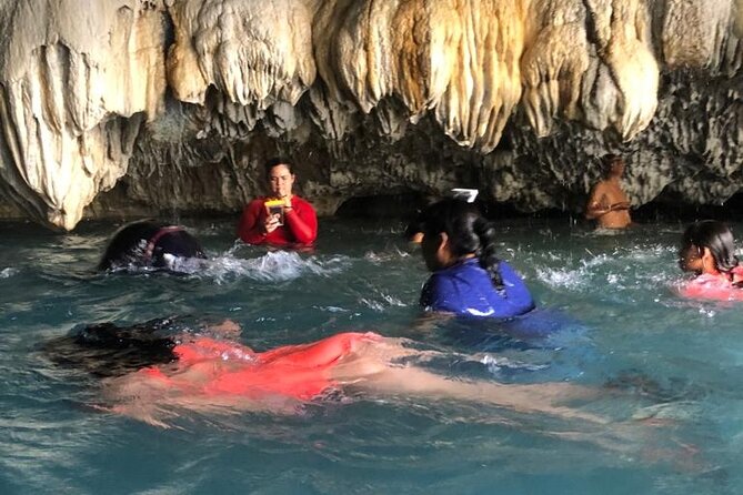 Full-Day Tour to Tolantongo Hot Springs from Ciudad de Mexico - English communication and the guide you may receive