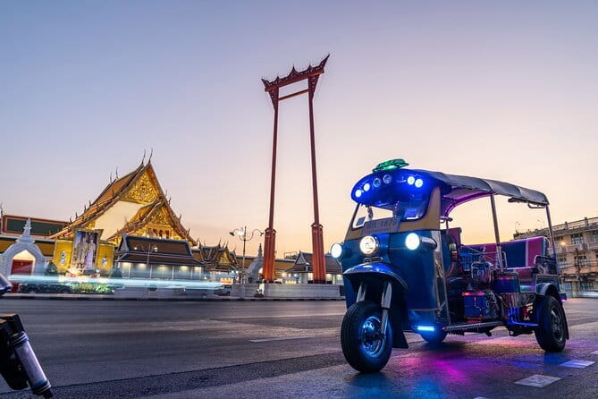 Fun Tuk Tuk Dinner and Massage in Old Town Bangkok - The Giant Swing in the old city