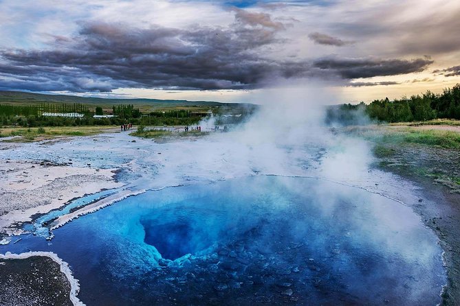 Golden Circle and Sky Lagoon Geothermal Spa Tour from Reykjavik - What the guides add to a long bus day