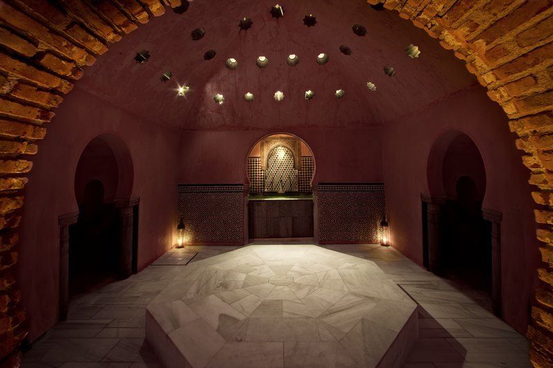 Granada: Alhambra Guided Tour and Arabian Bath and Massage - Key points to know before booking
