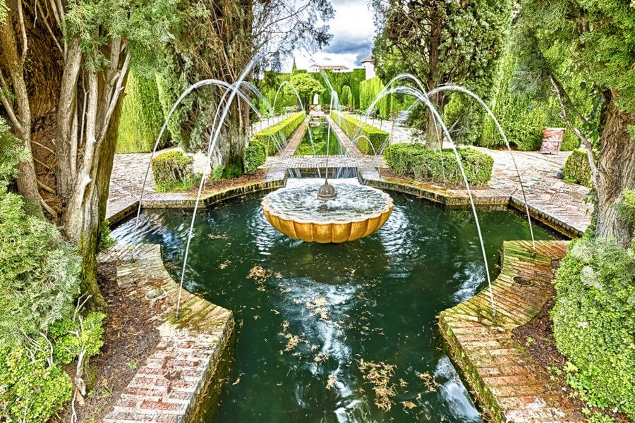 Granada: Alhambra Guided Tour and Arabian Bath and Massage - Starting near Calle Cárcel Baja