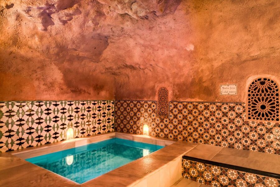 Granada: Hammam Al Ándalus with Massage - Who should book this hammam