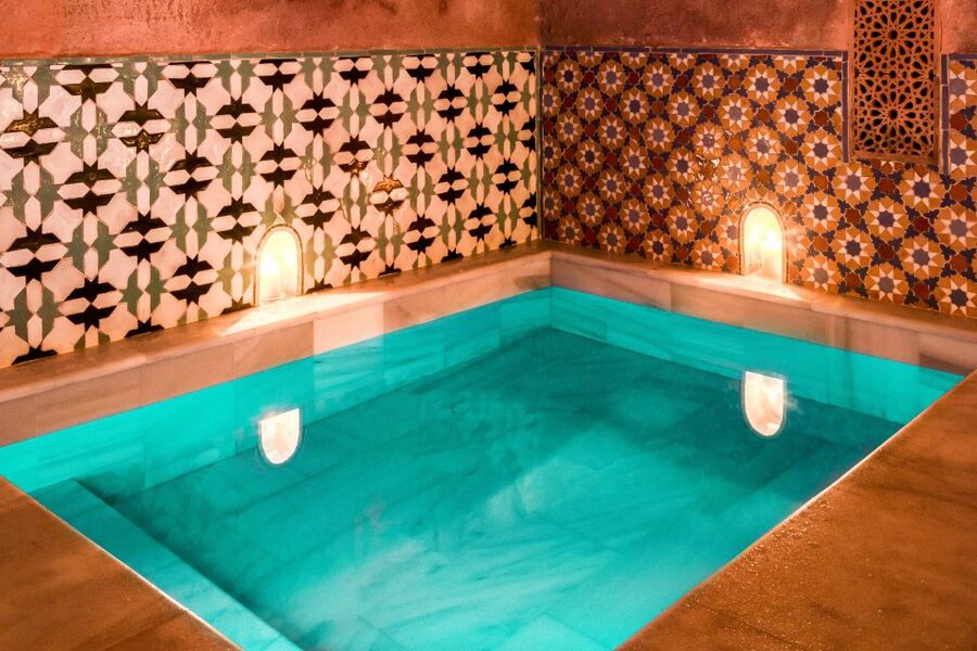 Granada: Hammam Al Ándalus with Massage - What the $82 price means