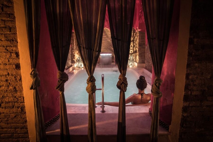 Granada: Hammam Experience with Massage at Baños de Elvira - Moving through the warm pool, cold pool, and steam room
