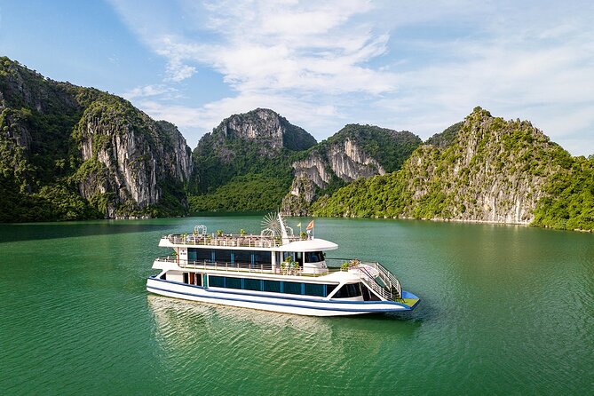 Ha Long Bay Luxury Cruise from Hanoi with Jacuzzi & Local Lunch - Ti Top Island for beach time and a high view