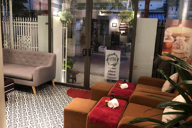 Hani Health Spa - Vietnamese Relaxing Massage 60 minutes - The welcome drink and herbal foot bath
