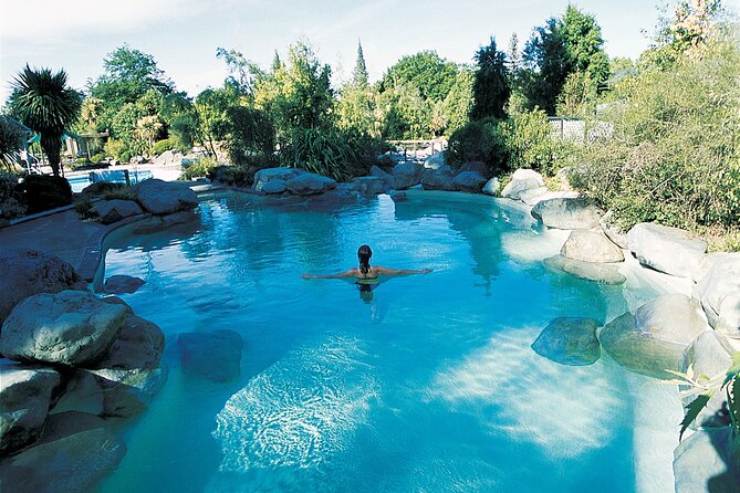 Hanmer Springs Thermal Pools and Jet Boat Day Trip from Christchurch - Fast turns through Waiau Gorge