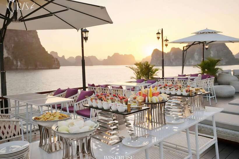 Hanoi: 5-Star Halong Bay Cruise with Lunch, Jacuzzi & Party - Titop Island for swimming or a high view