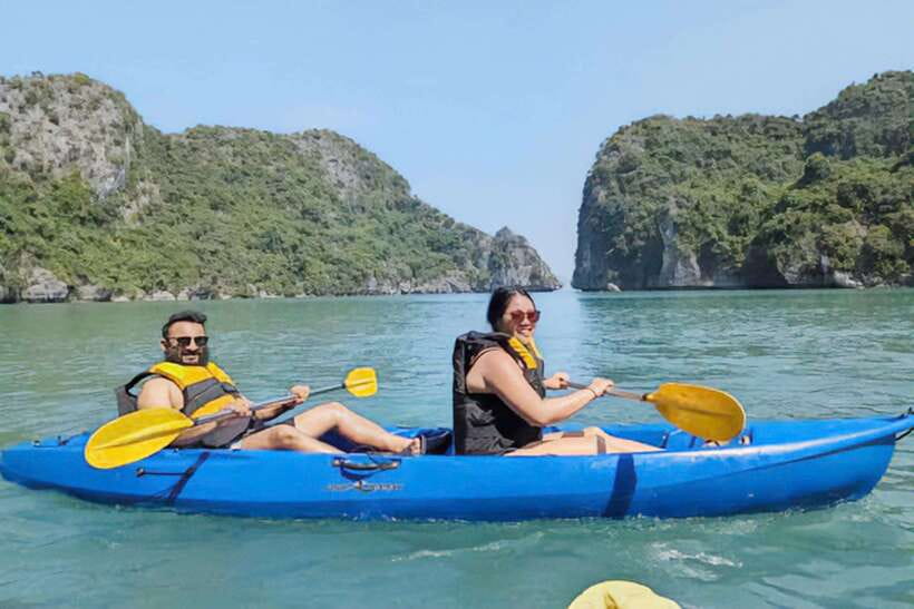 Hanoi: 5-Star Halong Bay Cruise with Lunch, Jacuzzi & Party - Sunset refreshments on the return cruise