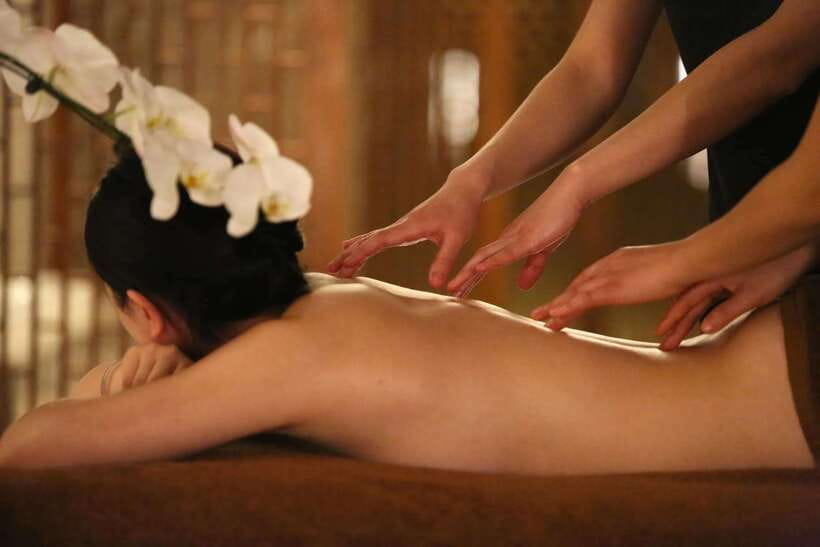Hanoi Lá spa Massage 38 : 4-Hands- body Massage 60 minutes - Two therapists, one carefully matched treatment