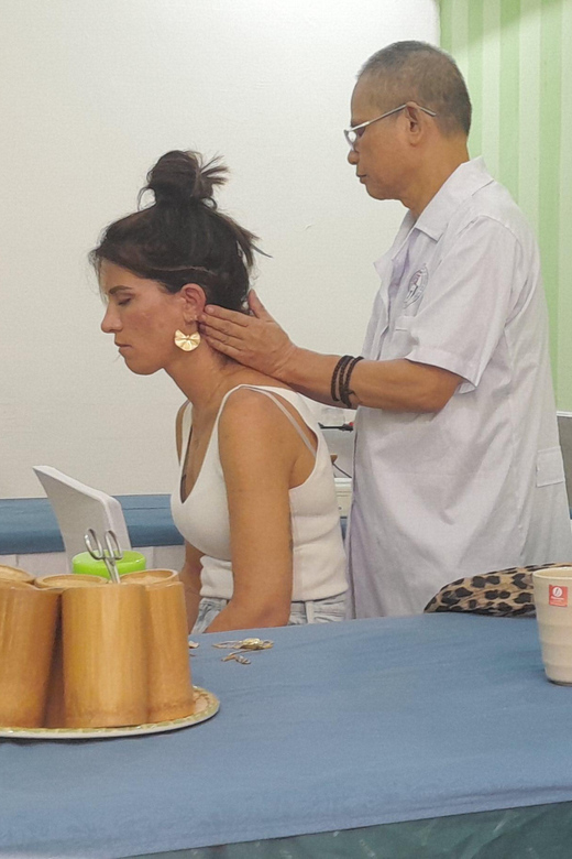 Hanoi Local Spa - Choosing hotel service or the local house