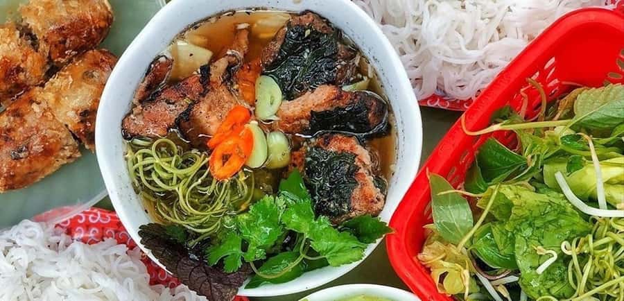 Hanoi: Michelin Guide Street Food Tour with Spa Experience - Starting near Bat Su Street