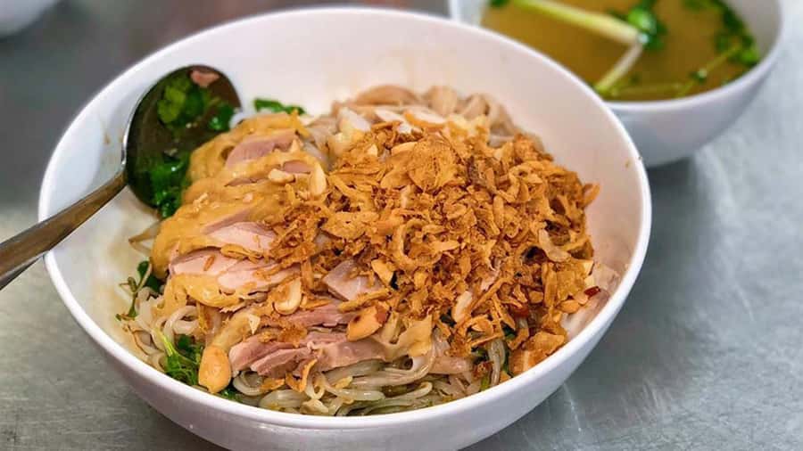 Hanoi: Michelin Guide Street Food Tour with Spa Experience - Optional Train Street and water puppet versions