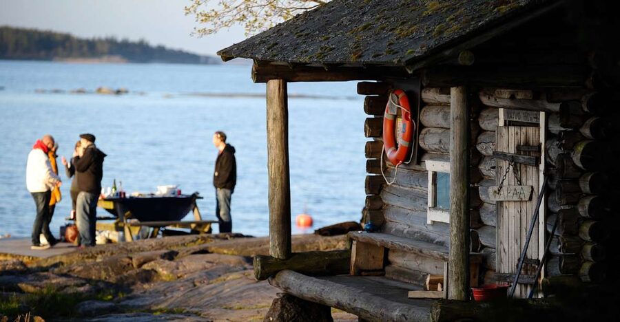 Helsinki: Archipelago RIB Boat Tour with BBQ Lunch and Sauna - Returning to Helsinki by RIB