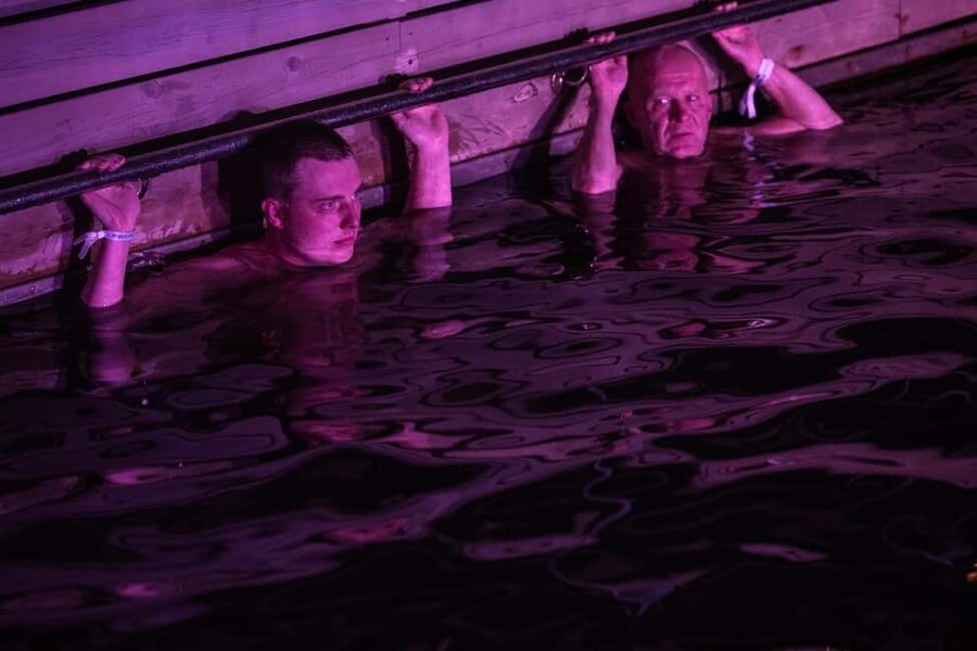 Helsinki: Finnish Ice Swimming & Sauna Training Experience - The recovery periods are part of the training