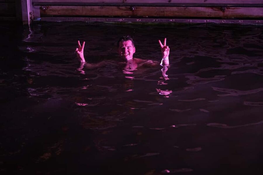 Helsinki: Finnish Ice Swimming & Sauna Training Experience - Who should book this experience?