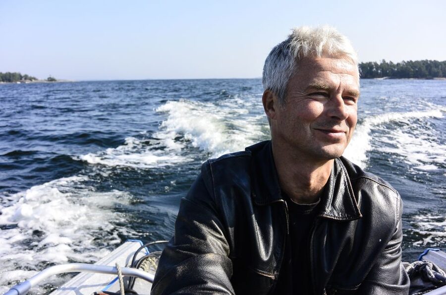 Helsinki: RIB Tour to Local's Cottage with BBQ and Sauna - Meeting the red RIB boat at Kanavaranta