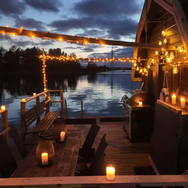 Helsinki: Rustic Traditional Floating Sauna Experience - What happens during the two hours on the boat