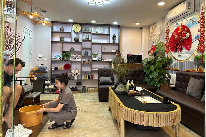 Hoang's Spa for Relaxing Foot Massage - Choosing between 30, 60, and 75 minutes