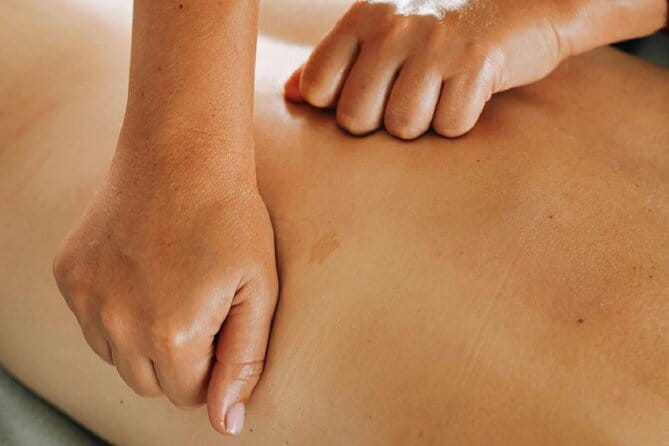 Hoang's Spa Relaxing Hot Stone Massage - The welcome drink and settling in
