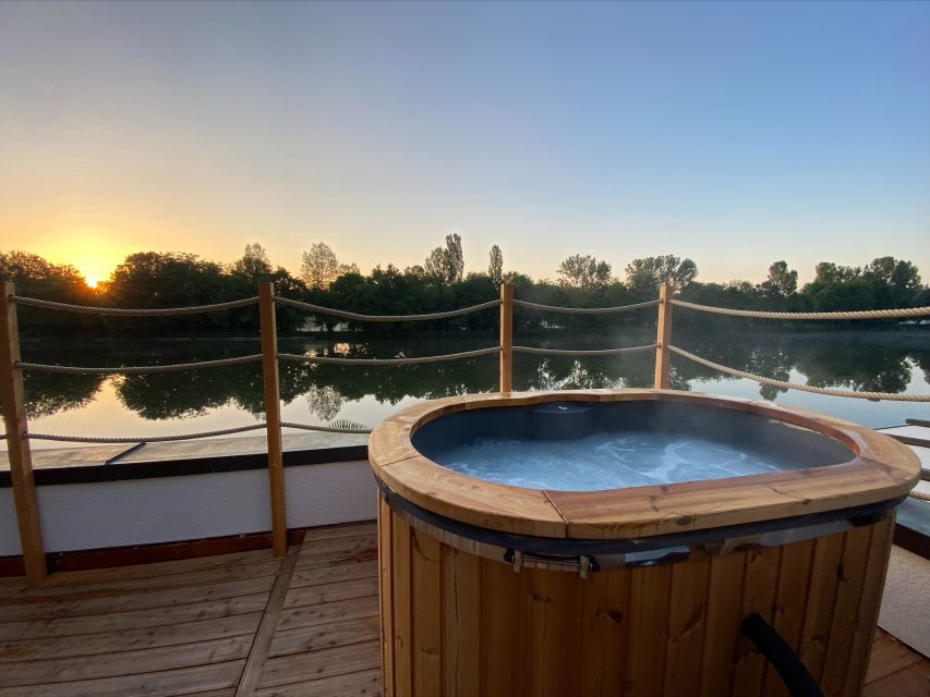 Hot tub and Relaxation - A Rooftop Pause Beside the Neckar