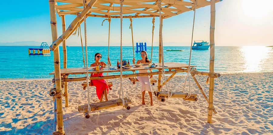 Hurghada: Hula Hula Cruise with Lunch, Massage, & Snorkeling - What the yacht day is really like