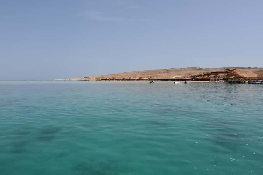 Hurghada: Luxury Giftun island w/snorkeling/lunch & Massage - Swimming and a banana boat ride