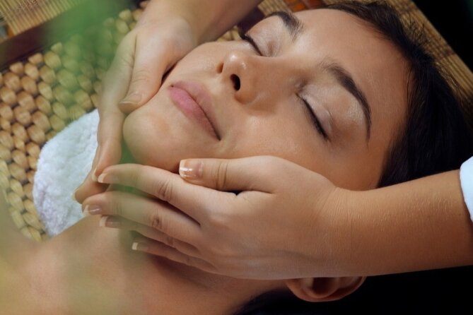 Hydrafacial beauty treatment and facial massage in Marrakech - What happens during the 90-minute treatment