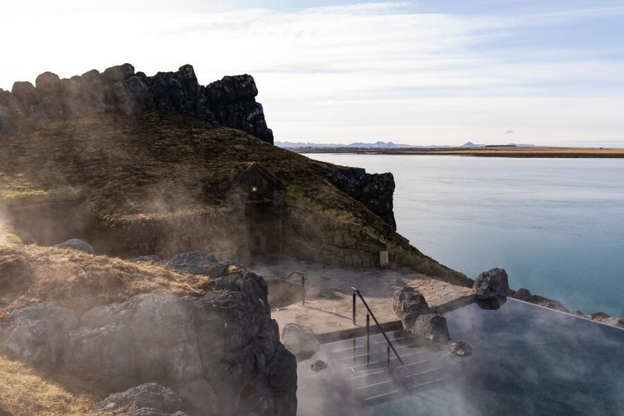 Iceland: Silfra Snorkeling Tour and Sky Lagoon Spa Combo - Moving from Thingvellir to Sky Lagoon