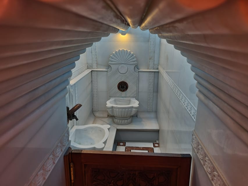 Istanbul: Acemoglu Historical Hammam Entry Ticket - Acemoglu’s location for an old-city sightseeing day