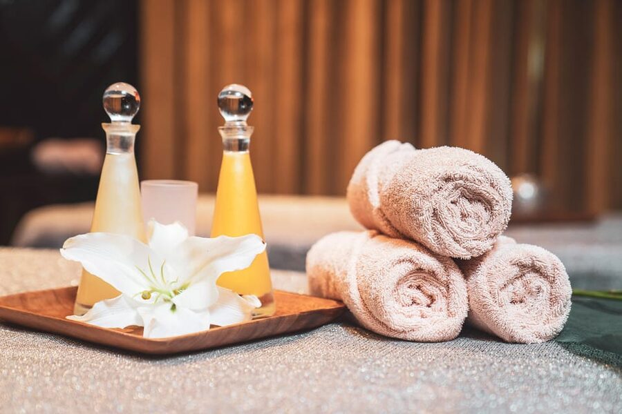 Istanbul: Private Turkish Bath, Spa, and Massage in Sisli - Starting in the hot room, sauna, and steam room