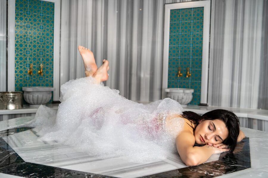 Istanbul: Public, Private or VIP Hammam & Spa in Old City - Getting there from Vezneciler or the T1 tram