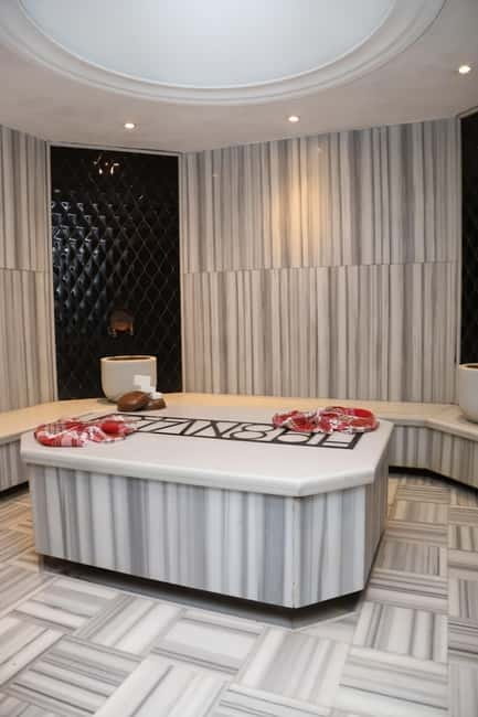 Istanbul: Traditional Turkish Bath with Foam and Oil Massage - Steam and sauna: warming up before the scrub