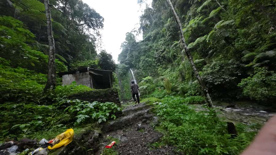 Jakarta: Waterfalls, Volcano, White Crater, Tea, Hot Spring - What the $75 price covers
