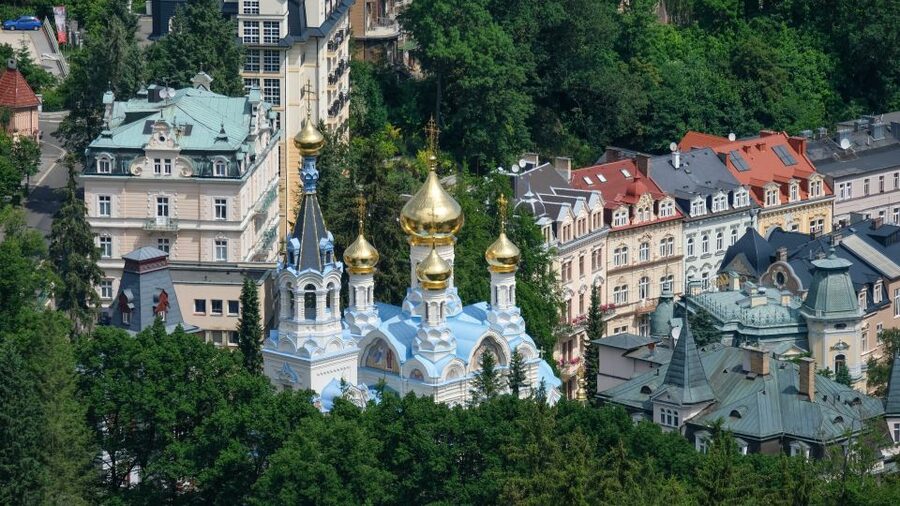 Karlovy Vary - the world famous spa - Starting at the yellow kiosk in Prague