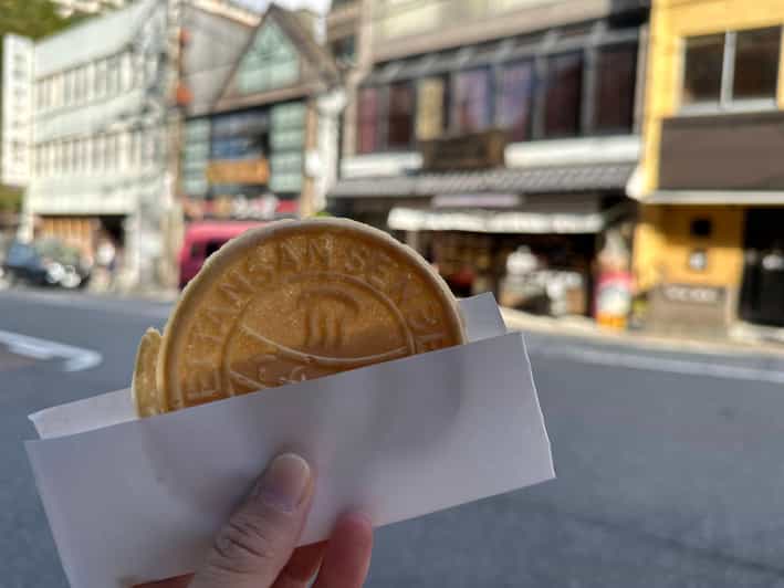 Kobe: Arima Onsen Culinary Stroll & Food Tasting Tour - A short pause near the hot springs