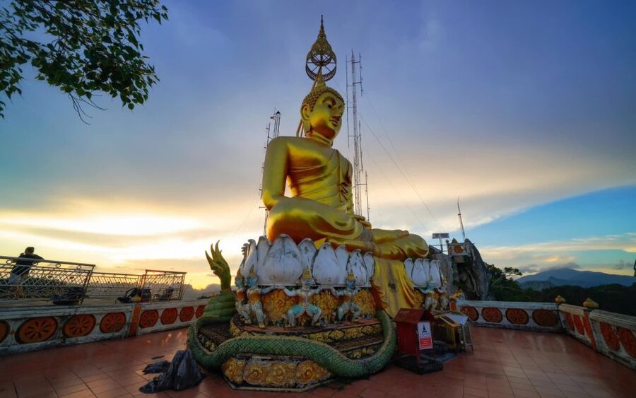 Krabi: Tiger Cave, Hot Springs and Emerald Pool Jungle Tour - Thai lunch with a useful break in the middle