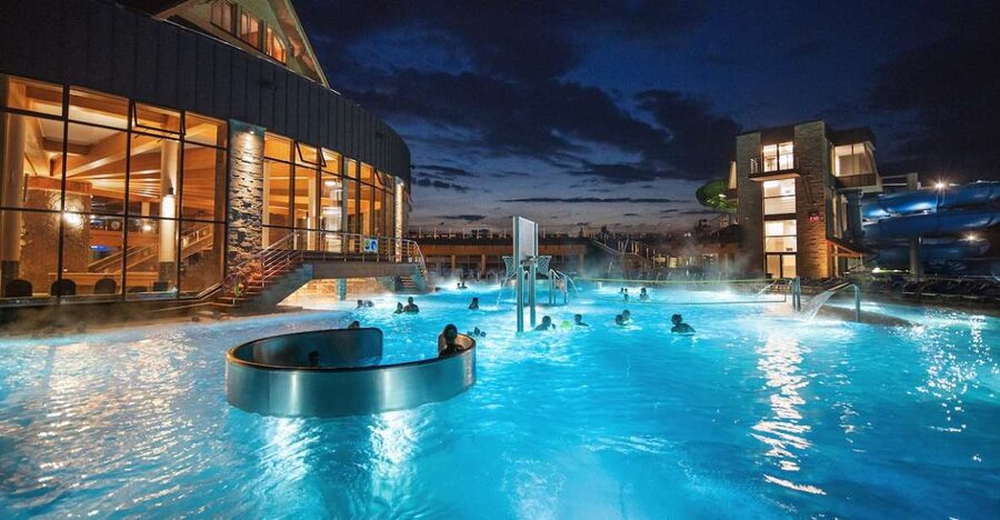 Krakow: Chocholowskie Baths with Ticket and Transportation - Pickup in Krakow and the ride south