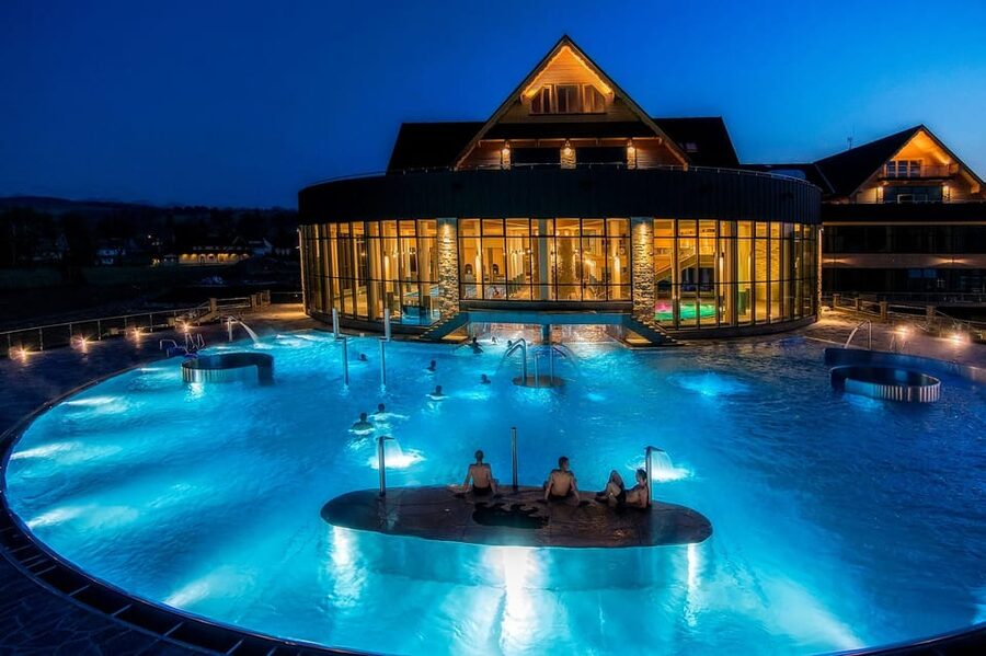 Krakow: Thermal Baths Amazing Experience - Arriving at Chocholow Thermal Baths