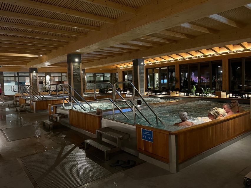 Krakow: Trip to Chocholow Thermal Baths in Tatra Mountains - Food, drinks, and the poolside rhythm