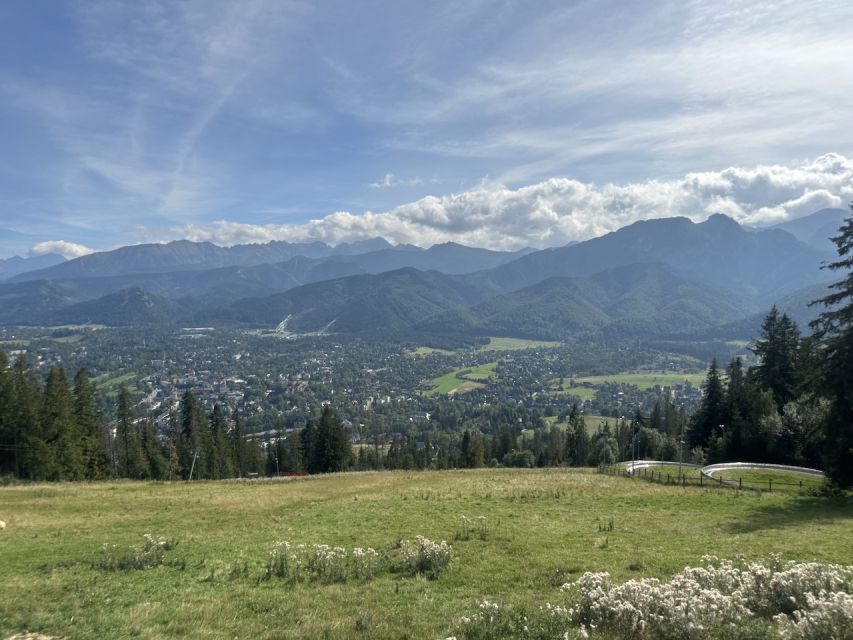 Krakow: Zakopane and Chochołowskie Bath Full Day Trip - The ride south from Krakow