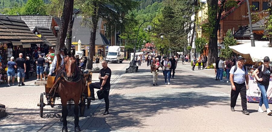 Krakow: Zakopane, Gubałówka & Thermal Baths – Full-Day Tour - What to pack for this exact itinerary